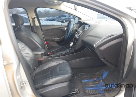 2016 Ford Focus Titanium из США, поврежденный, VIN 1FADP3J23GL228684